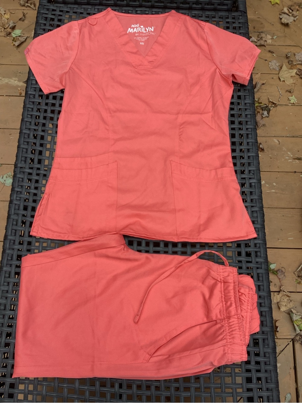 MediChic Mini Marilyn nursing scrub set - XS top S bottom Salmon